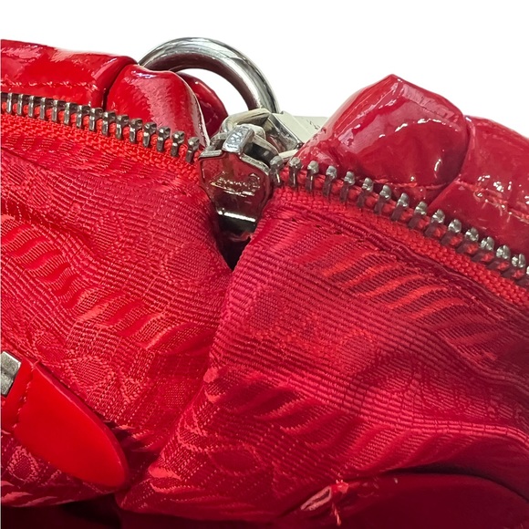 VTG PRADA Red Patent Leather Shoulder Quilted Puffer Bag Purse Wet Look be - Picture 9 of 11